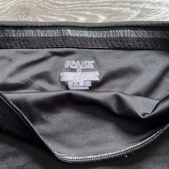 Lot of Shape wear. Some are Spanx. Size M - Picture 4 of 8